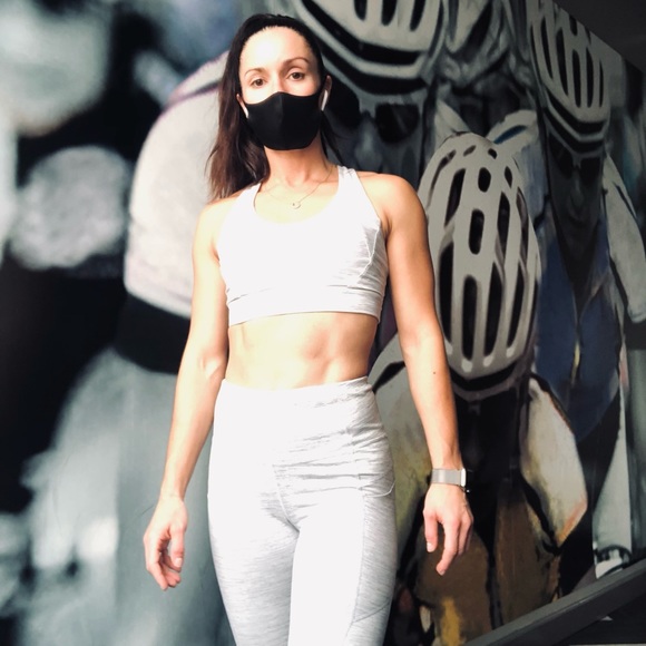 Meet your Posher, Caroline - Picture 2 of 3